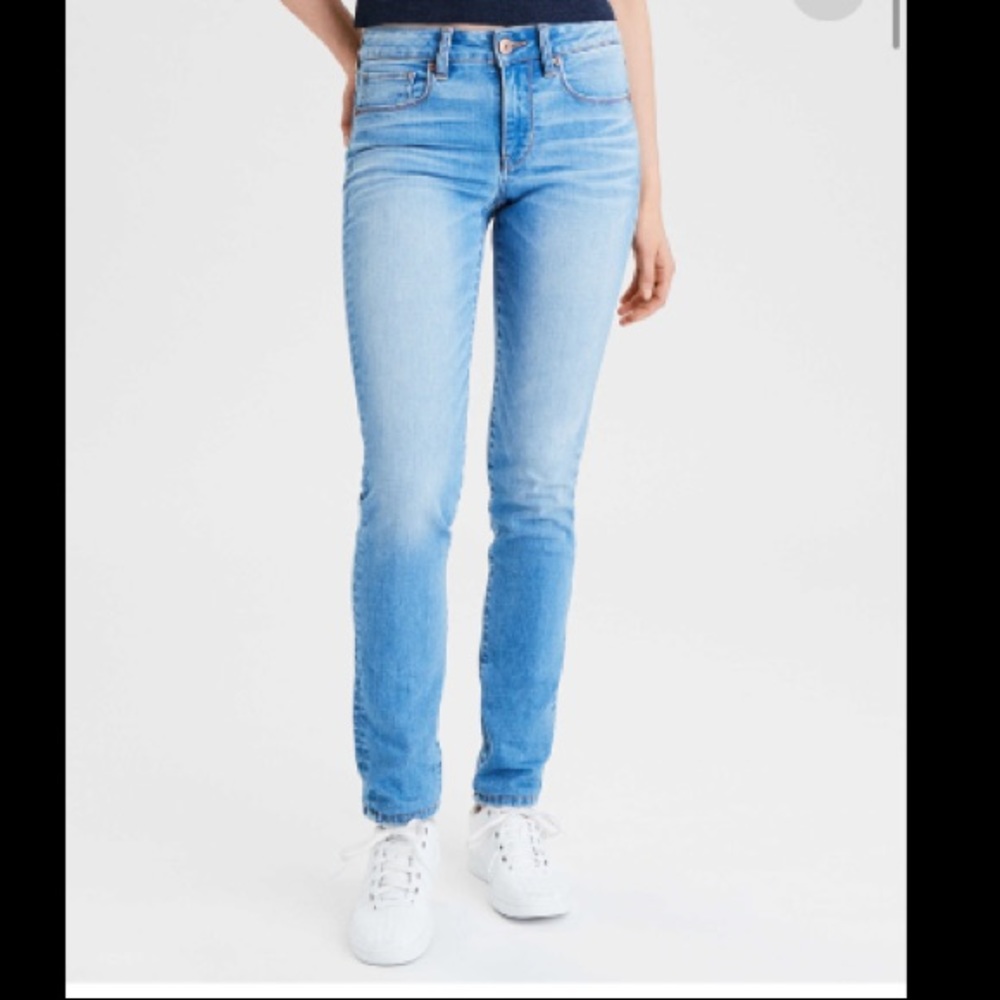 American Eagle Light Wash Skinny Jeans
